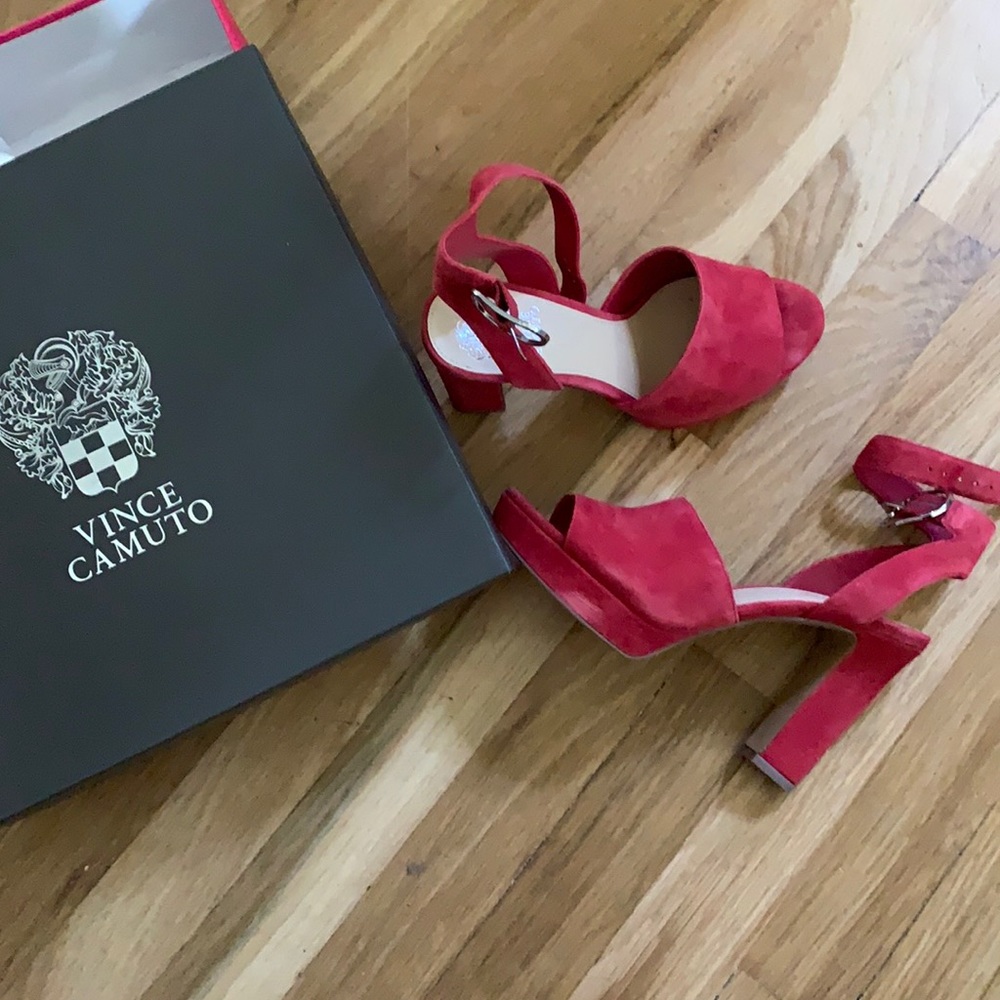 ✨Vince Camuto red pumps✨ - Picture 3 of 7